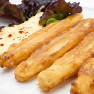Espárragos blancos en tempura